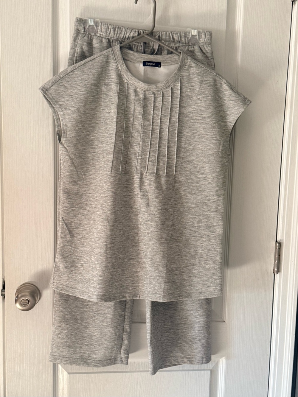 Girls' Gray Knit Pleated Top